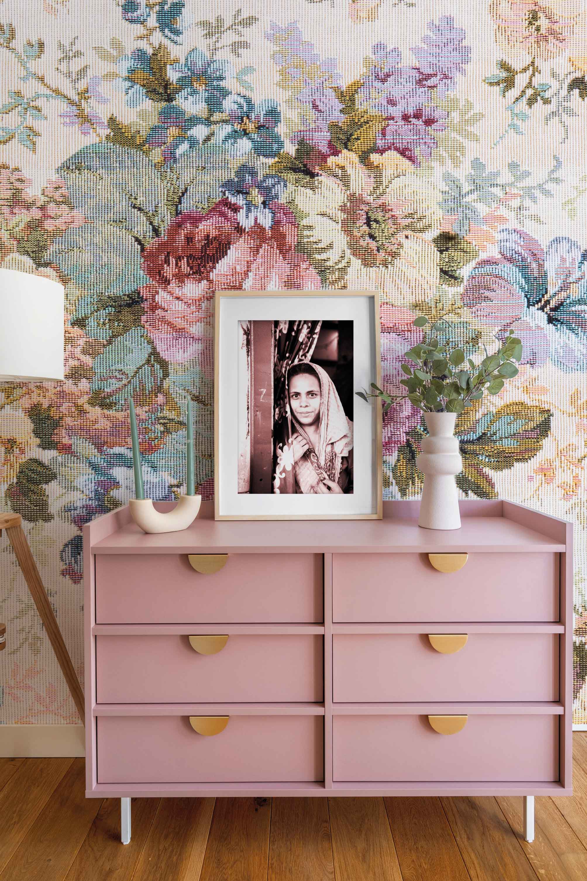 Bloemen behang Primrose Gobelin voor woonkamer en slaapkamer textiel look